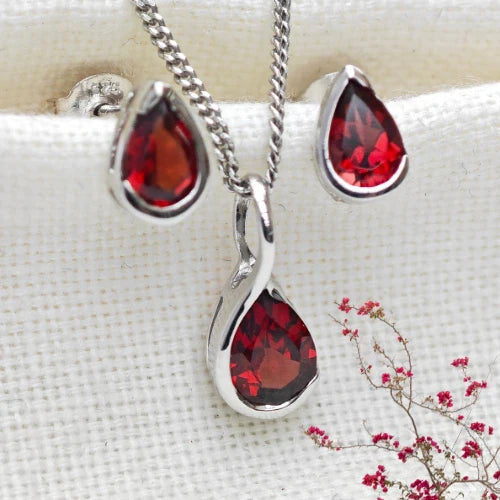 Garnet jewellery – necklaces, rings, earrings – designed in the UK