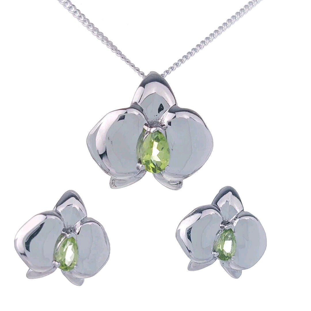 peridot silver earrings image 5