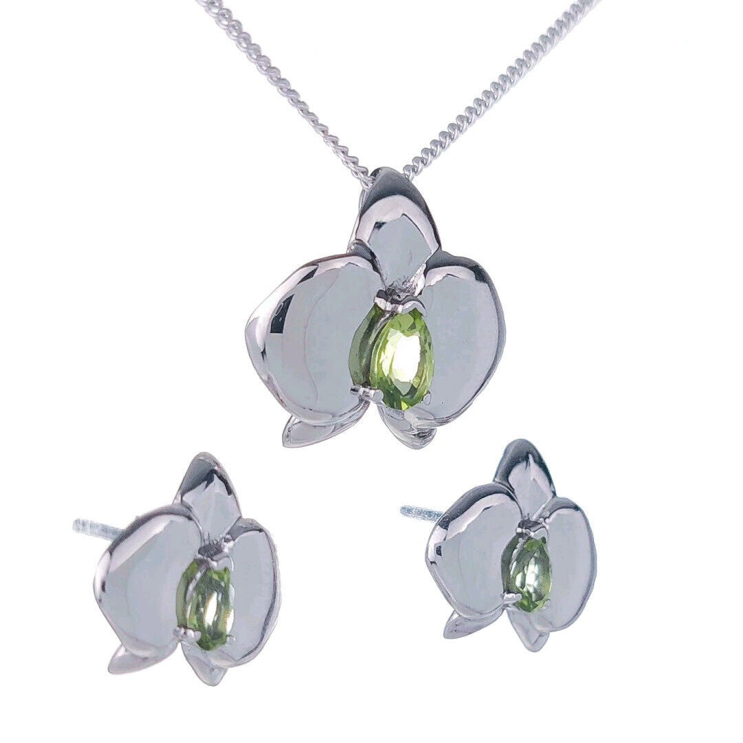 peridot silver earrings image 7