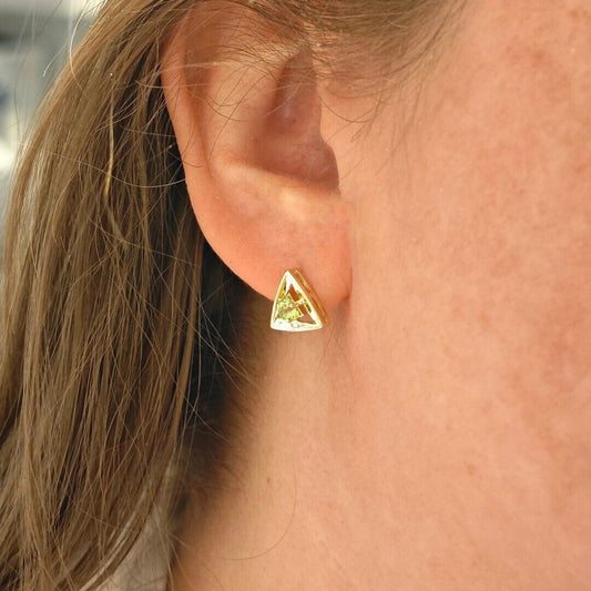 peridot gold stud earrings image 2