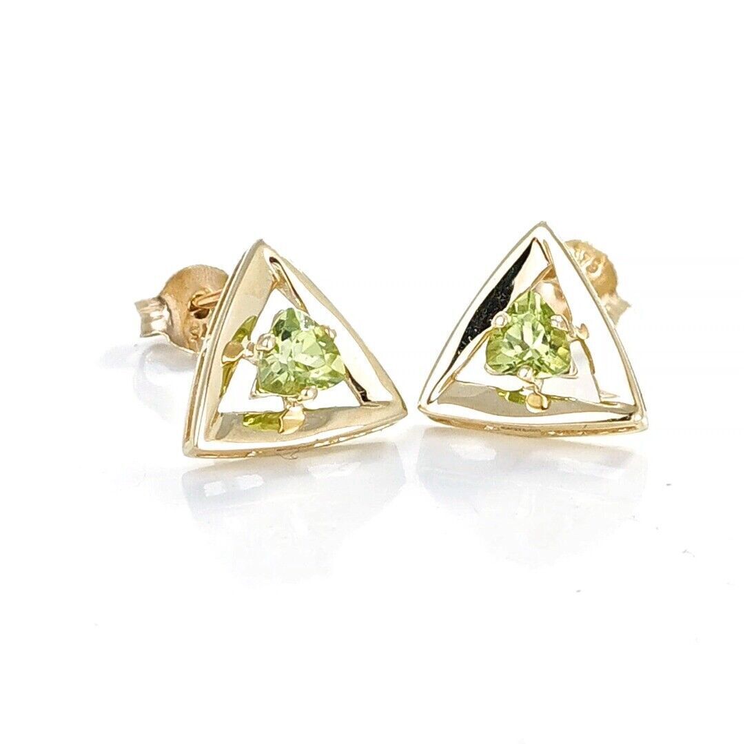 peridot gold stud earrings