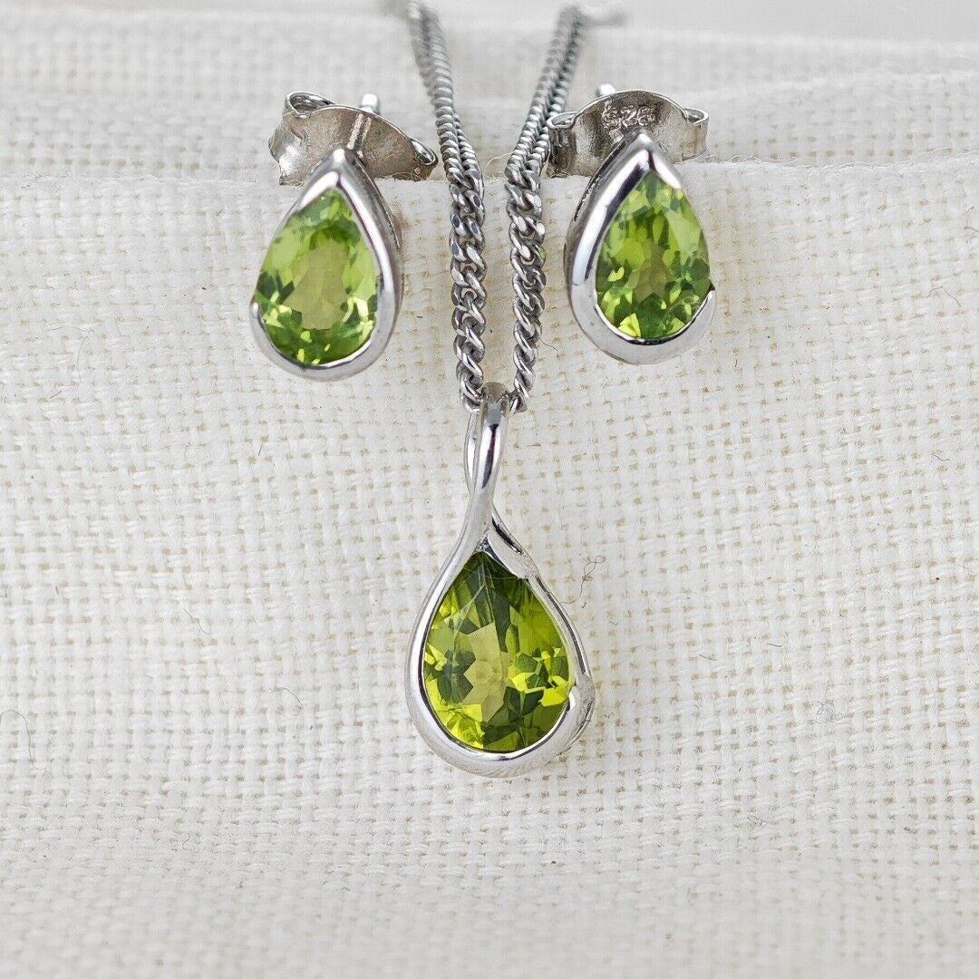 peridot silver stud earrings image 4