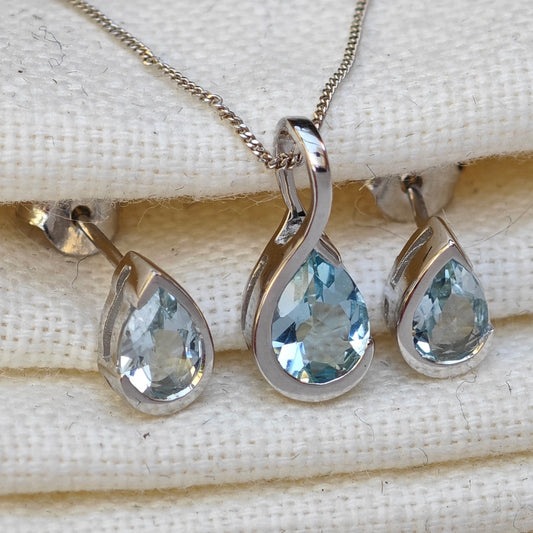 9ct White Gold Aquamarine Set Pendant Earring Infinity Loop
