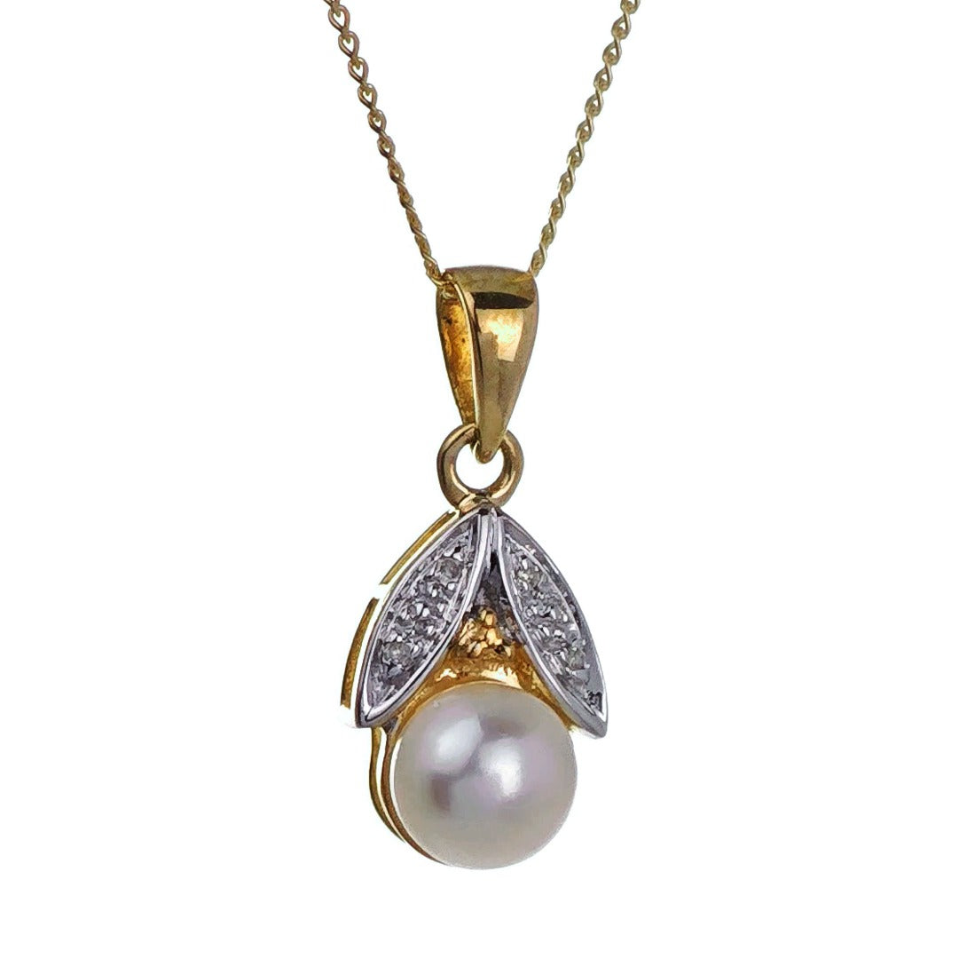 Pearl Necklace in Gold – Perfect Gift for Her