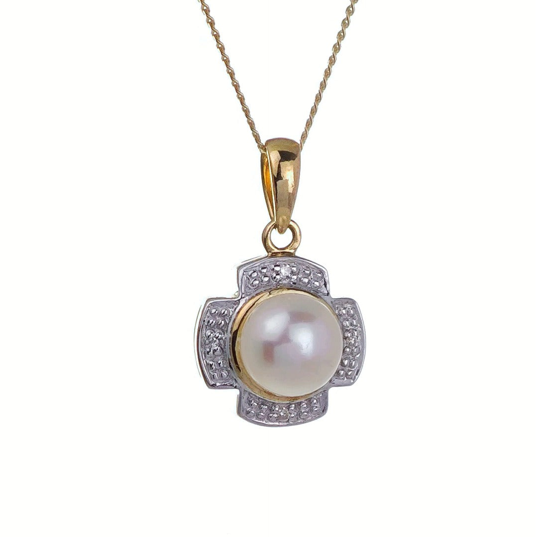 Pearl Necklace in Gold – Perfect Gift for Her