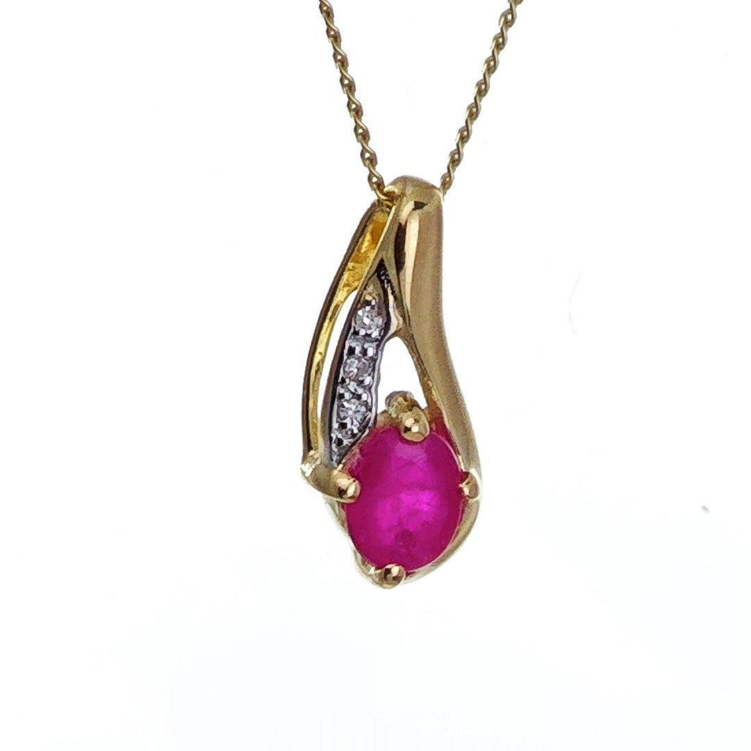 Necklace in Gold – Perfect Gift for Her