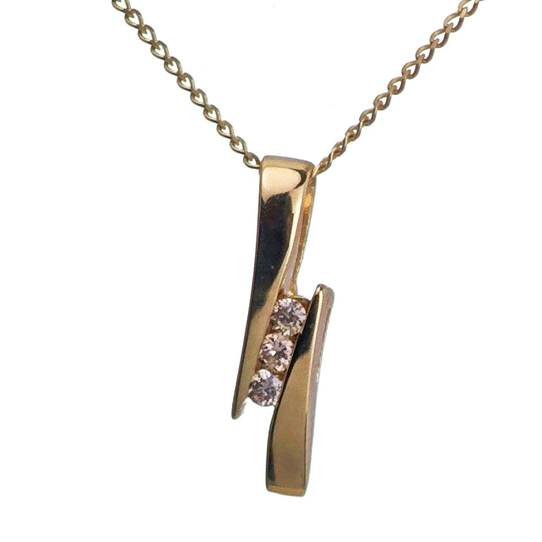 Necklace in Gold – Perfect Gift for Her