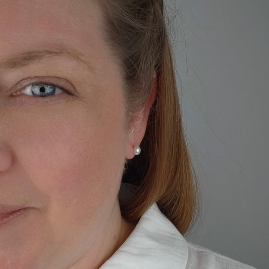 9ct Ivory Pearl Earrings 6mm button studs butterfly back