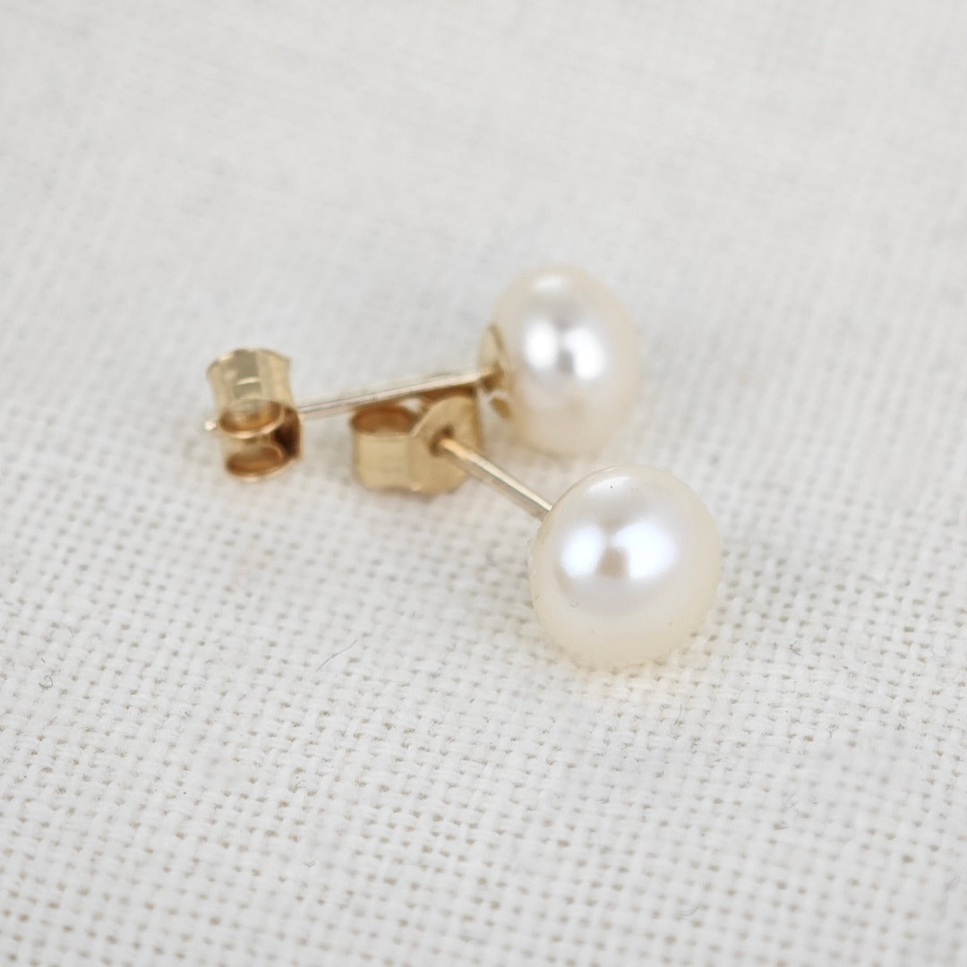 9ct Ivory Pearl Earrings 6mm button studs butterfly back