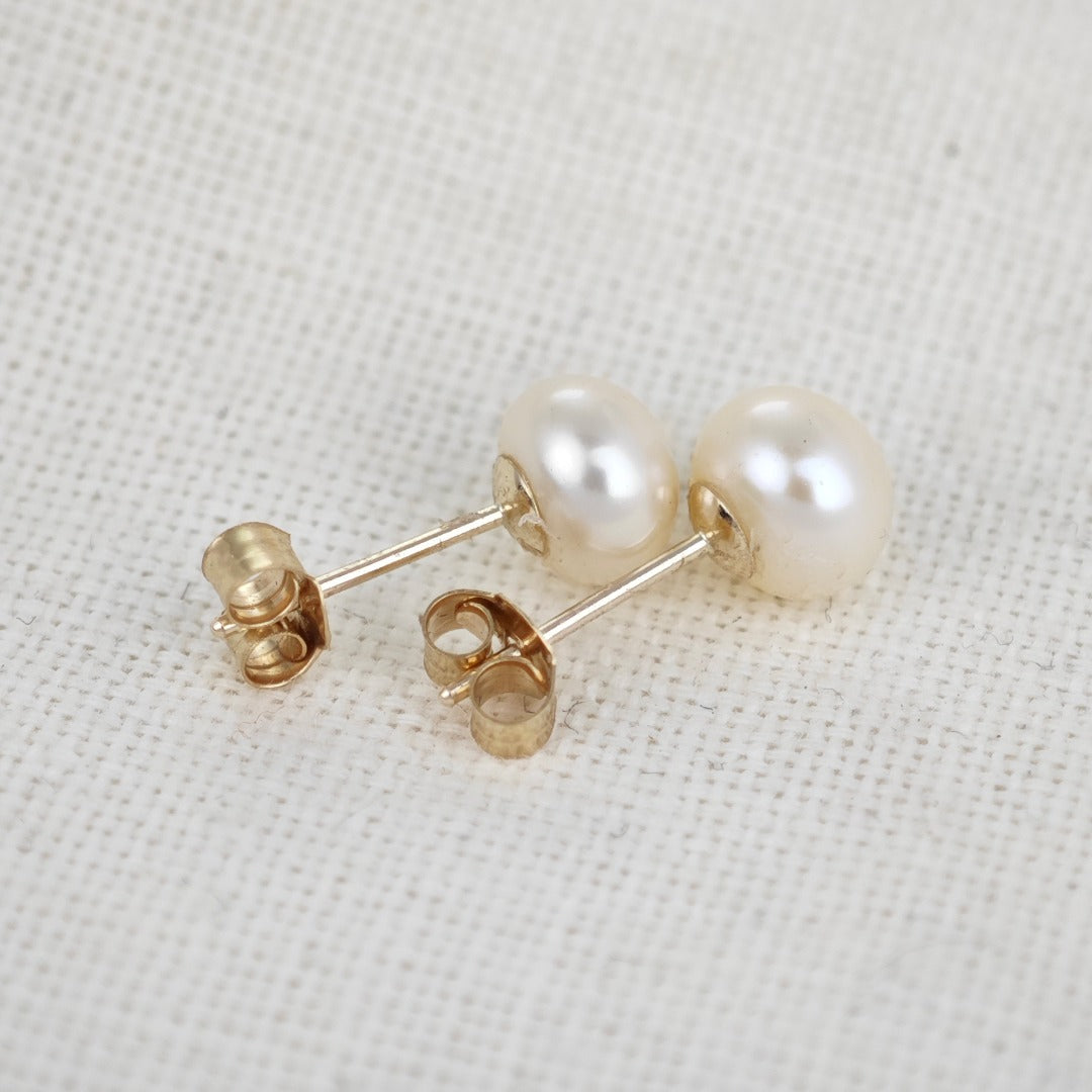 9ct Ivory Pearl Earrings 6mm button studs butterfly back