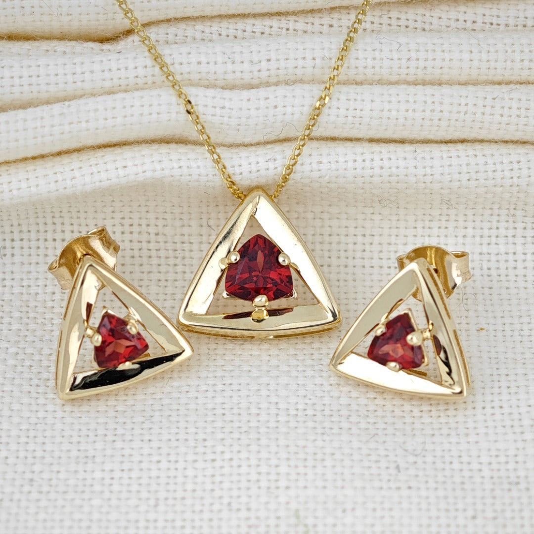 Garnet Trillion Jewellery Set in 9ct Gold