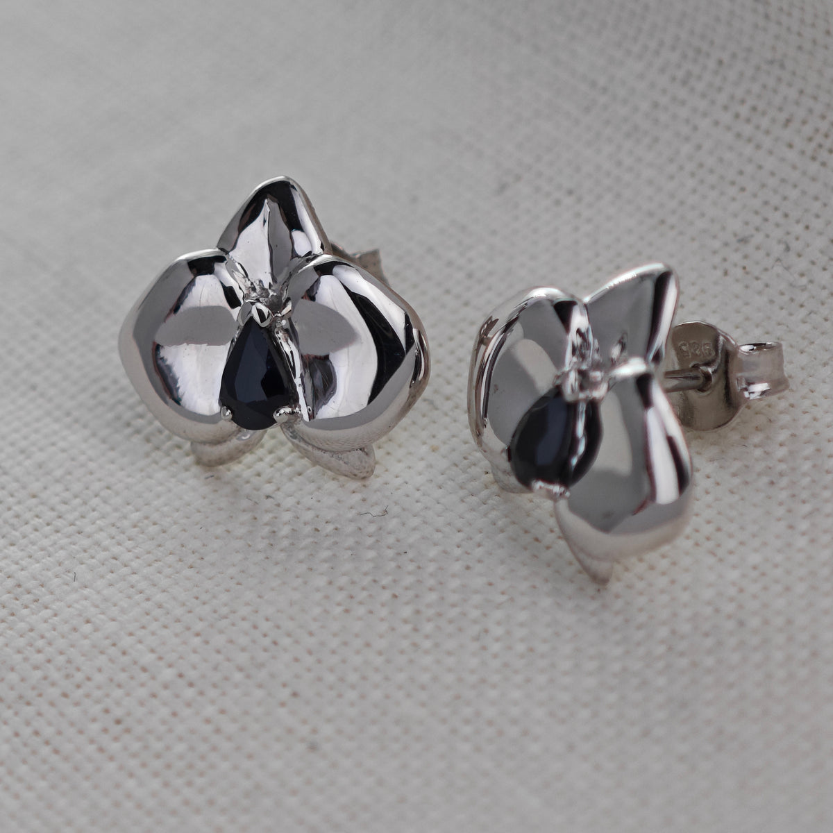 Sapphire Orchid Necklace in Sterling Silver