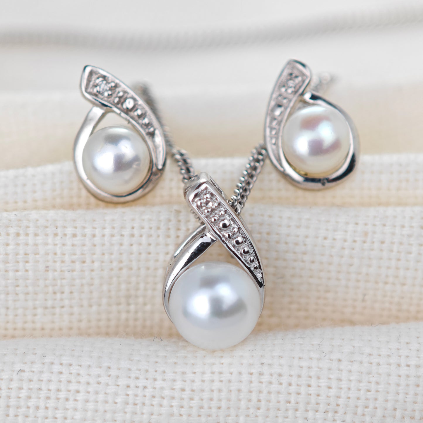 Pearl Necklace Diamond Earring Set 18'' Chain April Birthstone