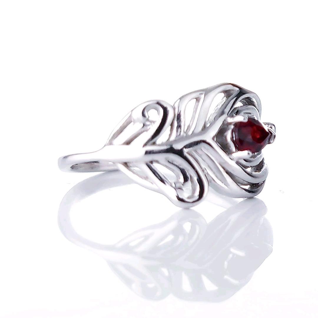 Garnet Ring in Sterling Silver – Perfect Gift for Her