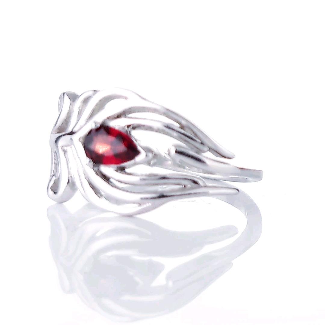 Garnet Ring in Sterling Silver – Perfect Gift for Her