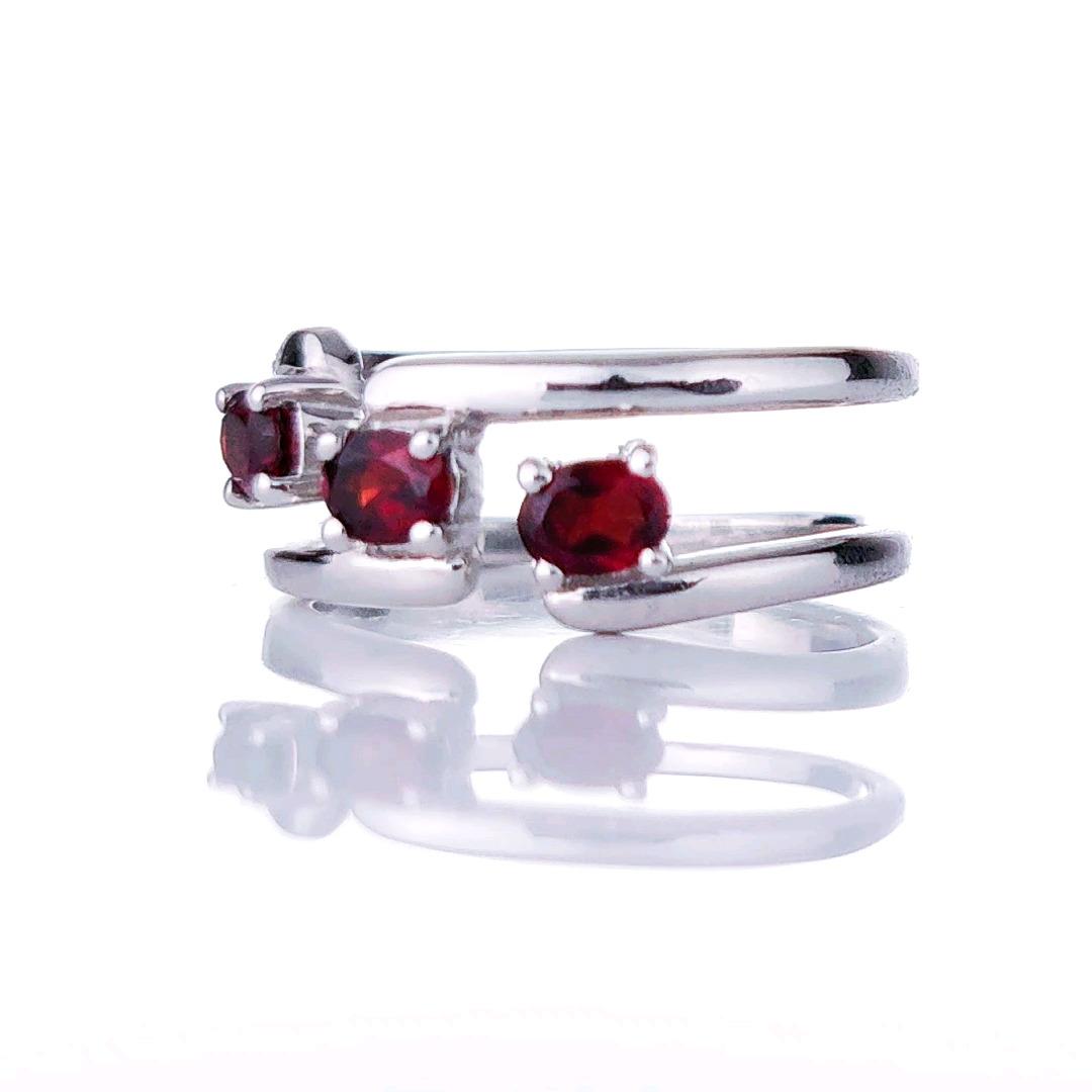 Garnet Ring in Sterling Silver – Perfect Gift for Her
