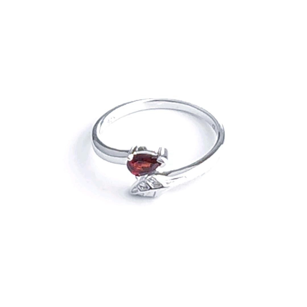 Garnet Ring in Sterling Silver – Perfect Gift for Her