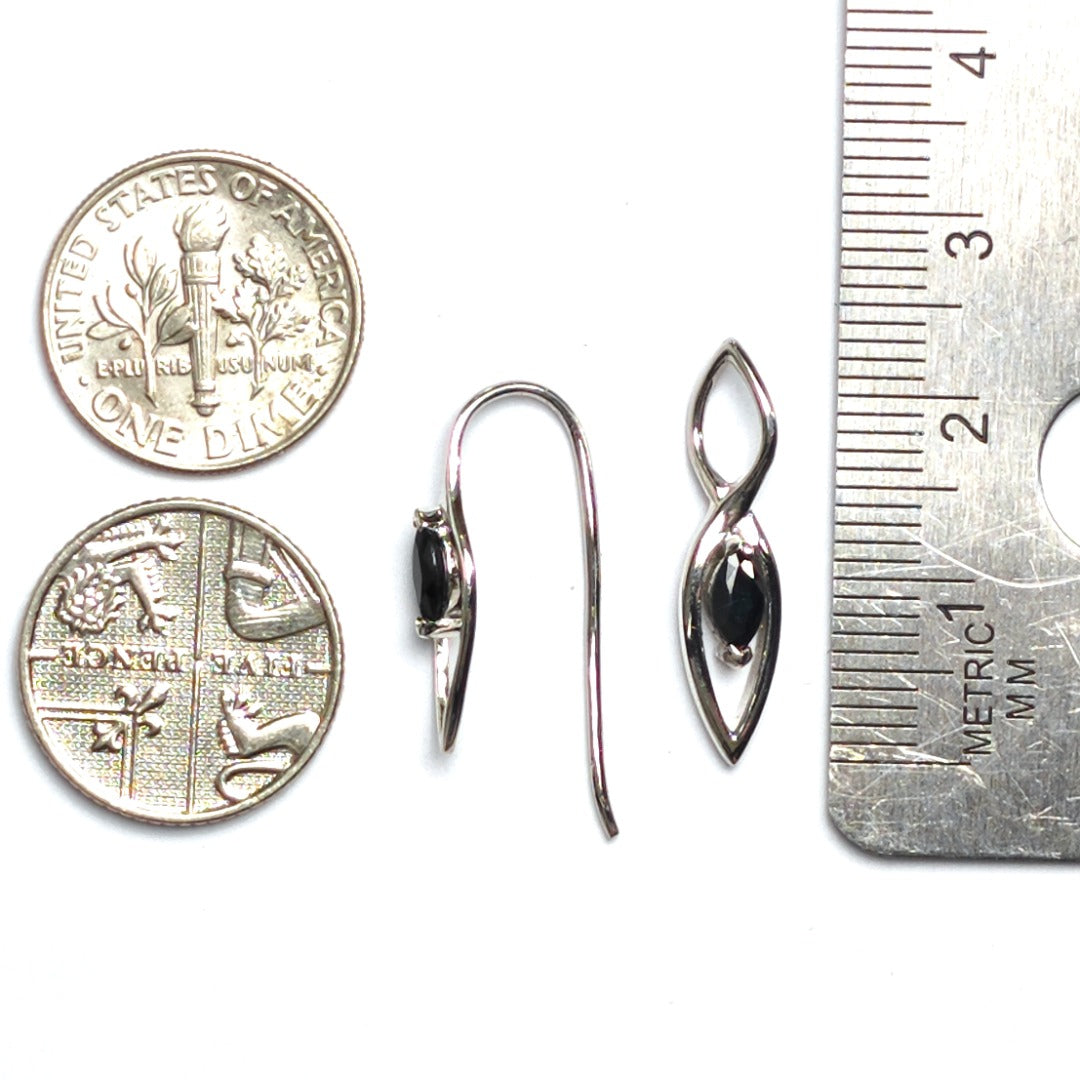 Australian Inky Blue Natural Sapphire Pendant made of Sterling Silver Dimensions