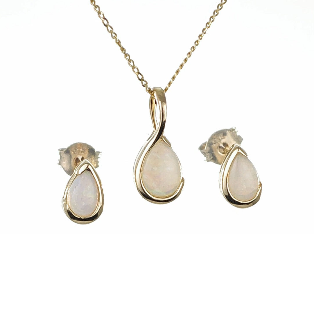 Elegant 9ct Gold Opal Necklace and Stud Earrings Set