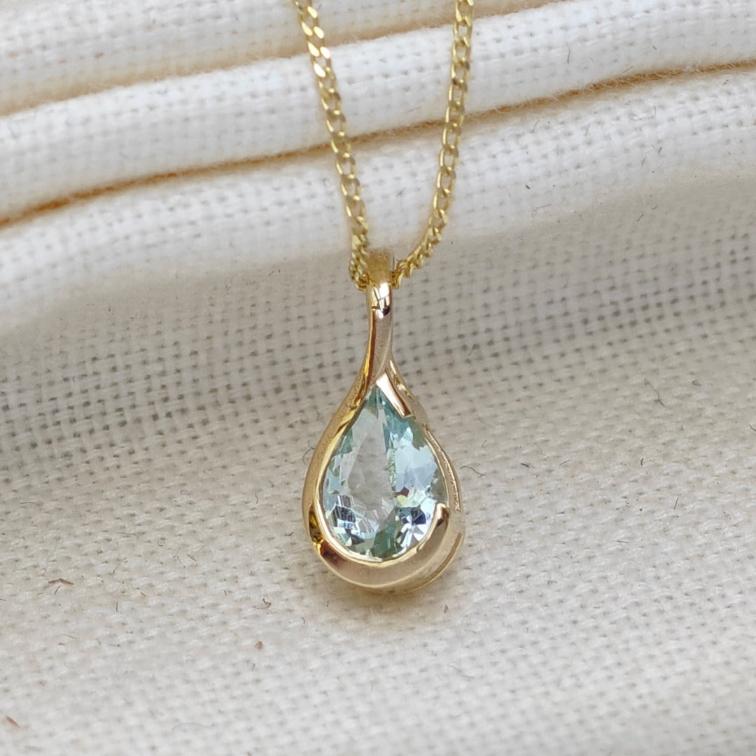 9ct Yellow Gold Aquamarine Necklace Infinity Loop Natural Blue Gemstone