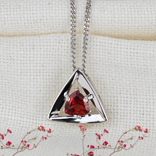 Garnet jewellery – necklaces – designed in the UK