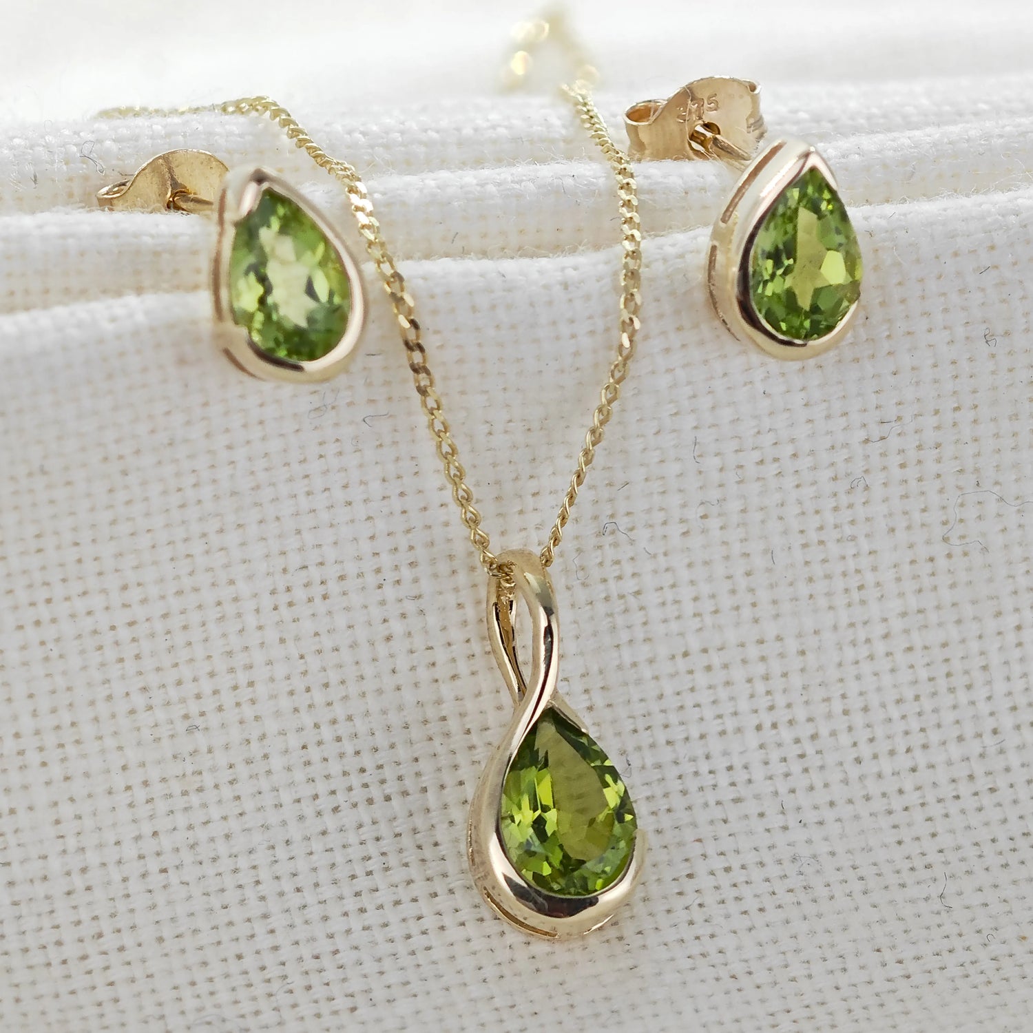 9ct yellow gold Peridot jewellery – necklaces, rings, earrings – handcrafted in the UK