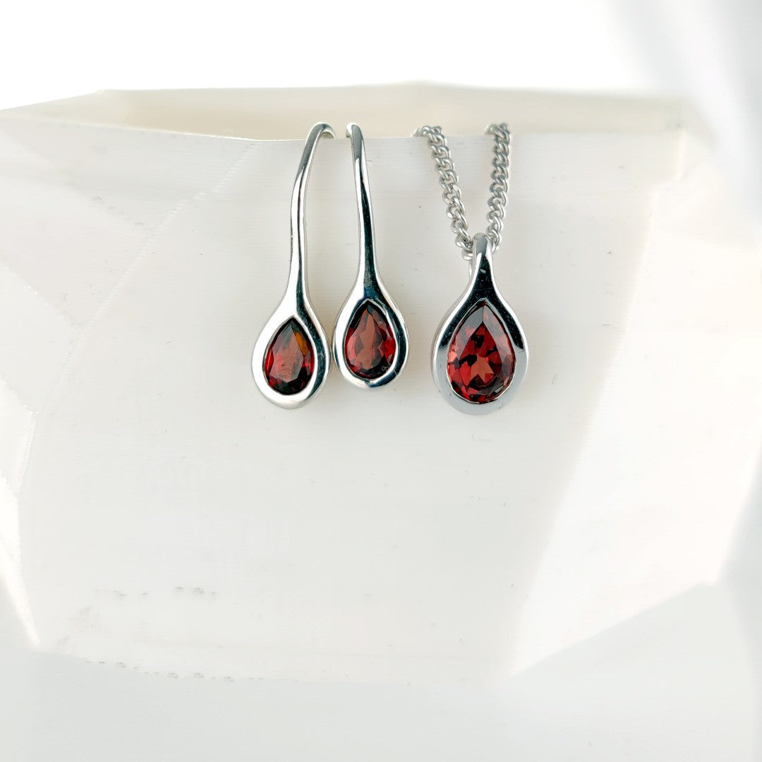 Garnet Necklace Earring Set 0.9ct PearRed Pendant Sterling Silver January Birthstone