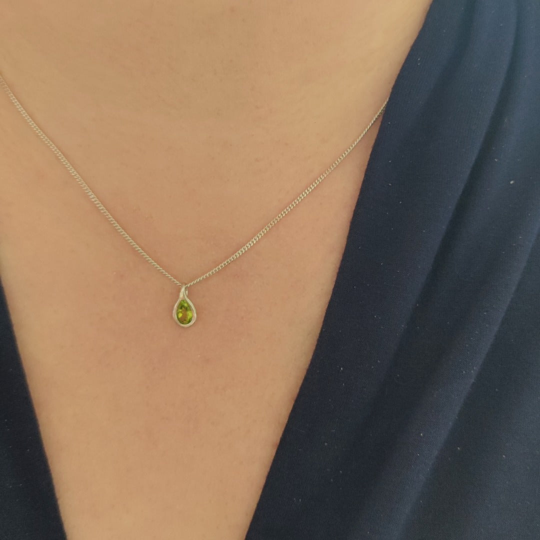 peridot metal pendant necklace image 3