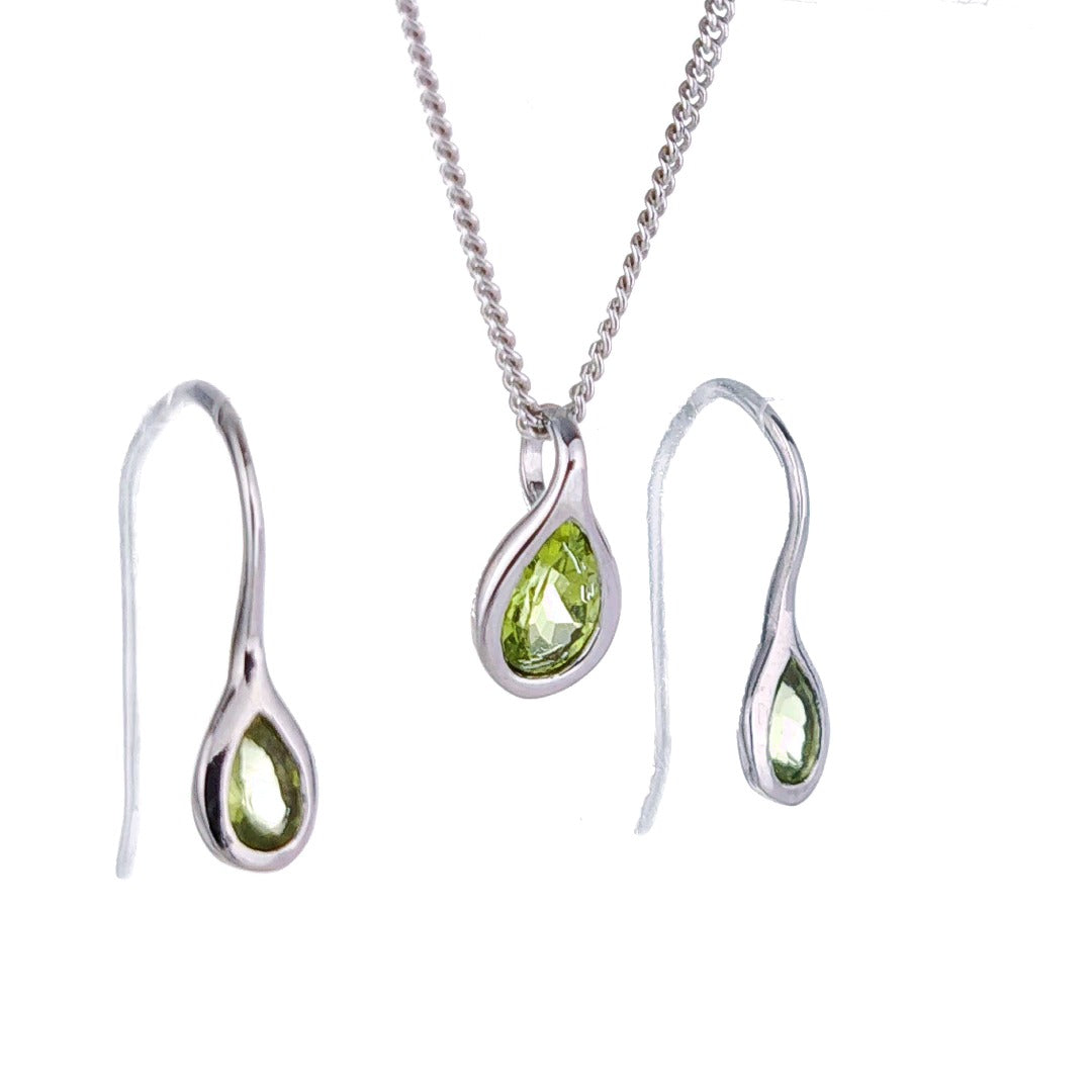 peridot metal pendant necklace image 5