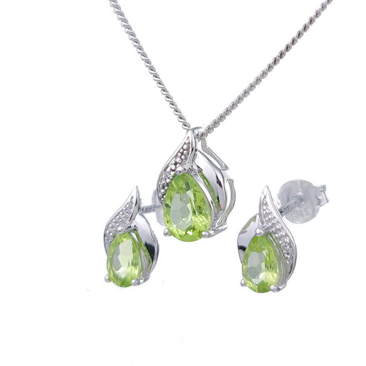 peridot silver necklace