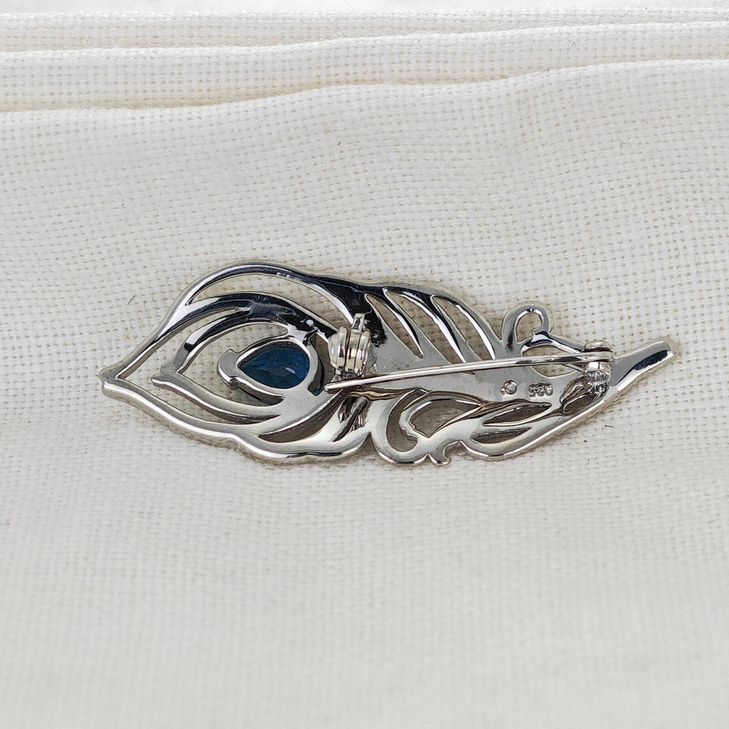 London Blue Topaz 0.77ct Sterling Silver Brooch Peacock Feather
