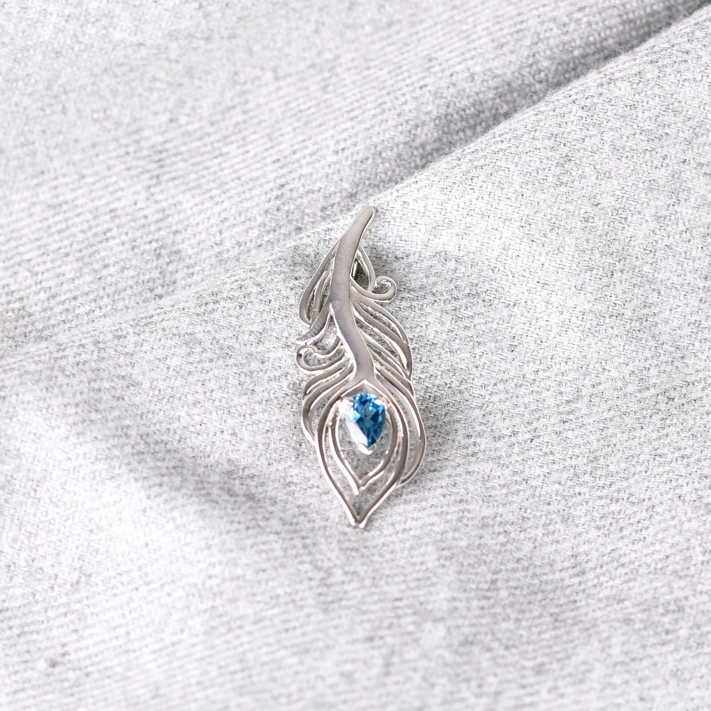 London Blue Topaz 0.77ct Sterling Silver Brooch Peacock Feather