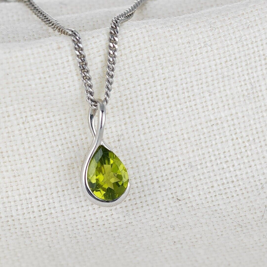 peridot silver pendant image 3