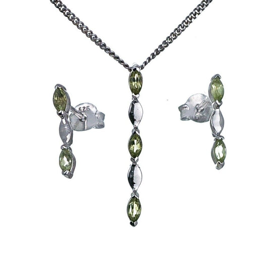 peridot silver stud earrings