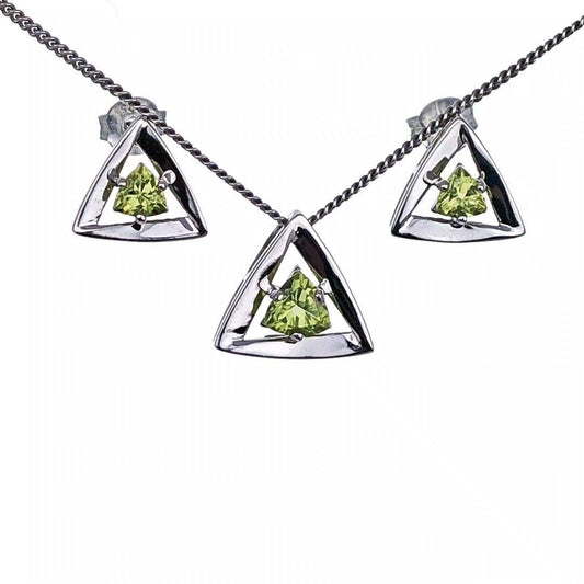 peridot silver stud earrings