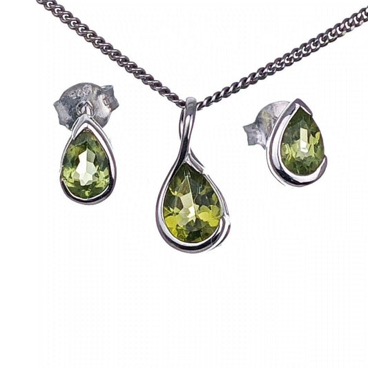 peridot silver stud earrings