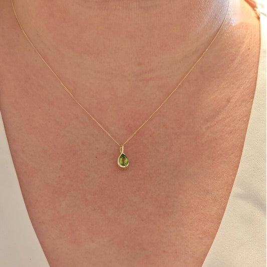 peridot gold pendant image 2