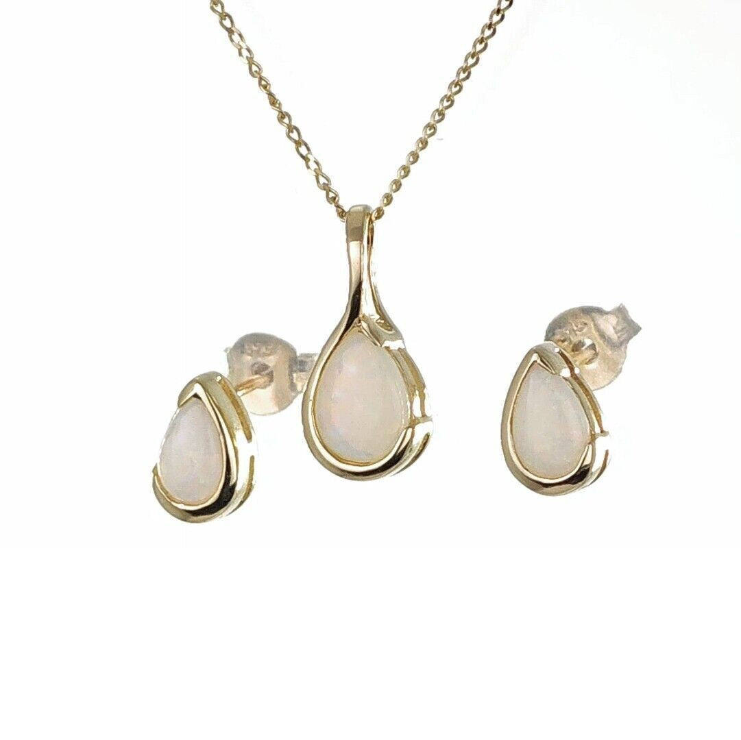 Elegant 9ct Gold Opal Necklace and Stud Earrings Set