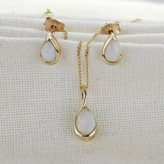 Elegant 9ct Gold Opal Necklace and Stud Earrings Set
