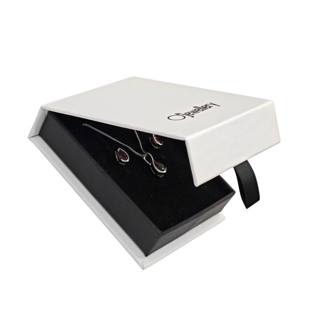 Garnet Infinity Loop Jewellery Set in Sterling Silver