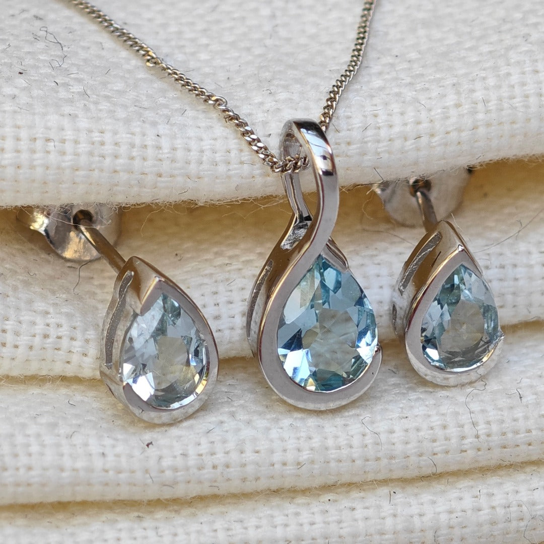9ct White Gold Aquamarine Set Pendant Earring Infinity Loop
