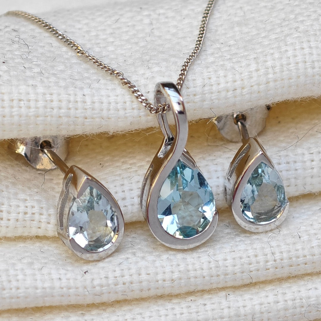 9ct White Gold Aquamarine Set Pendant Earring Infinity Loop