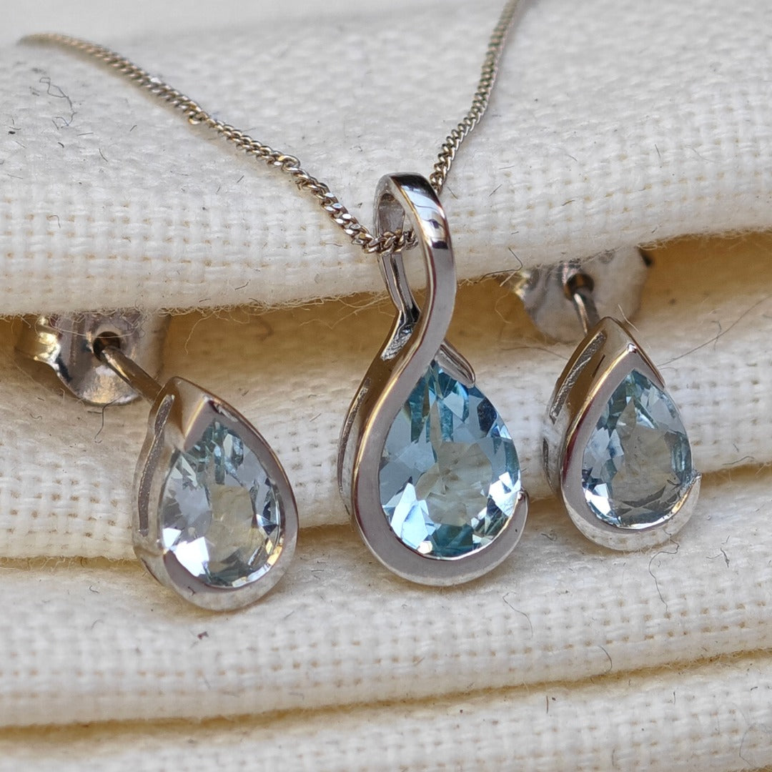 9ct White Gold Aquamarine Set Pendant Earring Infinity Loop