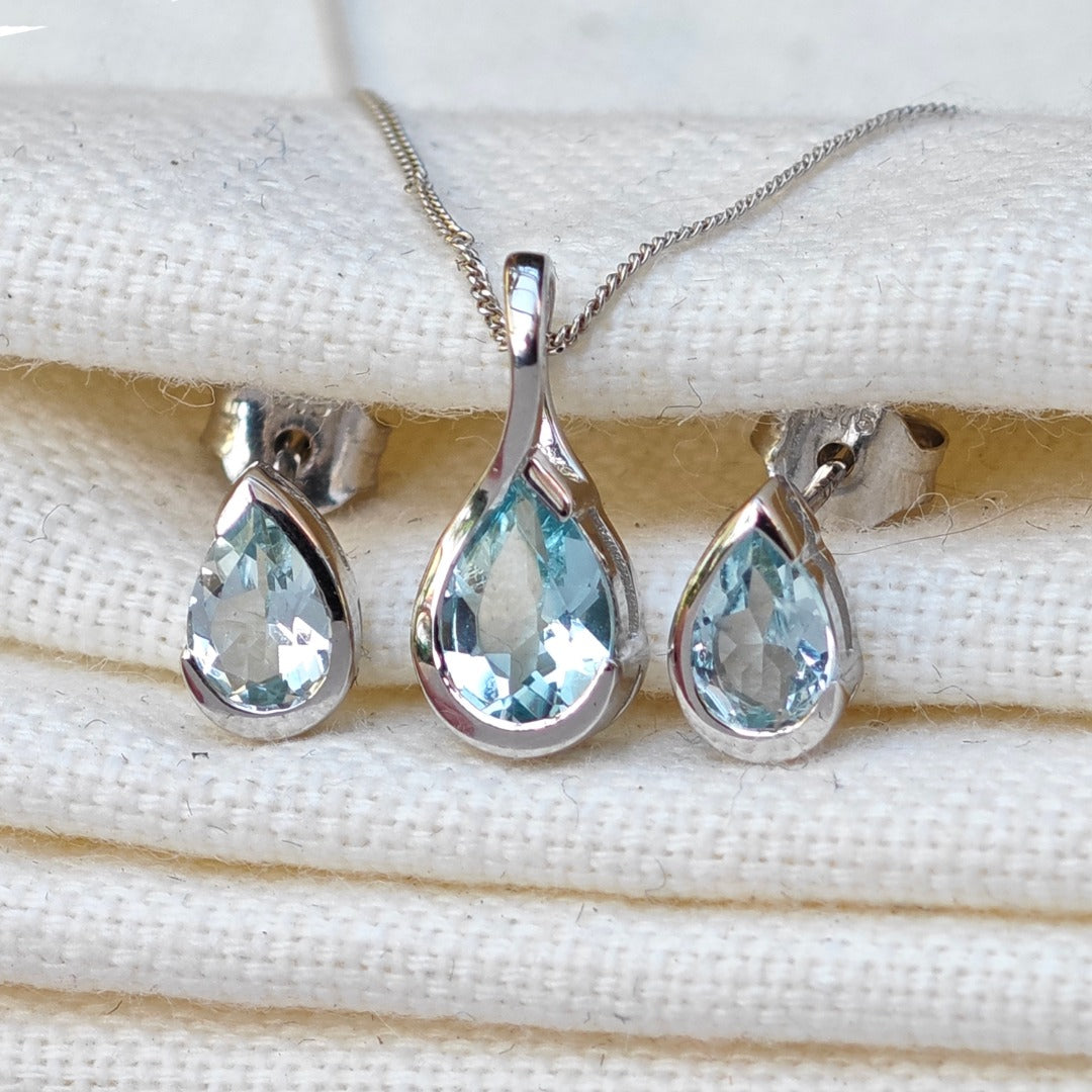 9ct White Gold Aquamarine Set Pendant Earring Infinity Loop