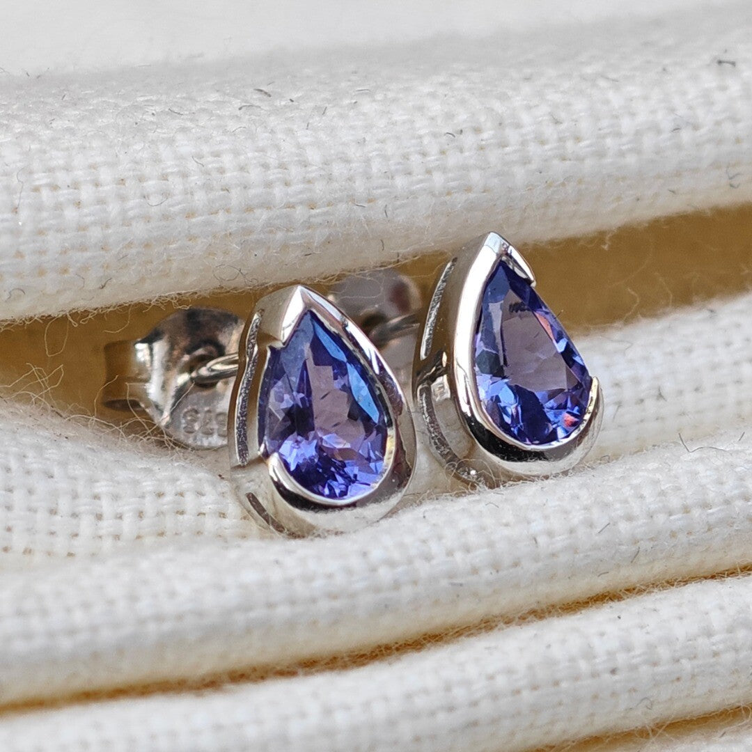 Tanzanite Earrings 9ct White Gold Studs Infinity Loop