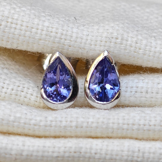 Tanzanite Earrings 9ct White Gold Studs Infinity Loop
