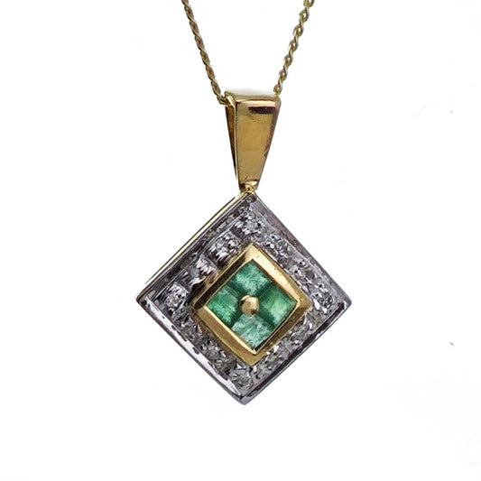 Emerald Necklace in Gold – Perfect Gift for Her