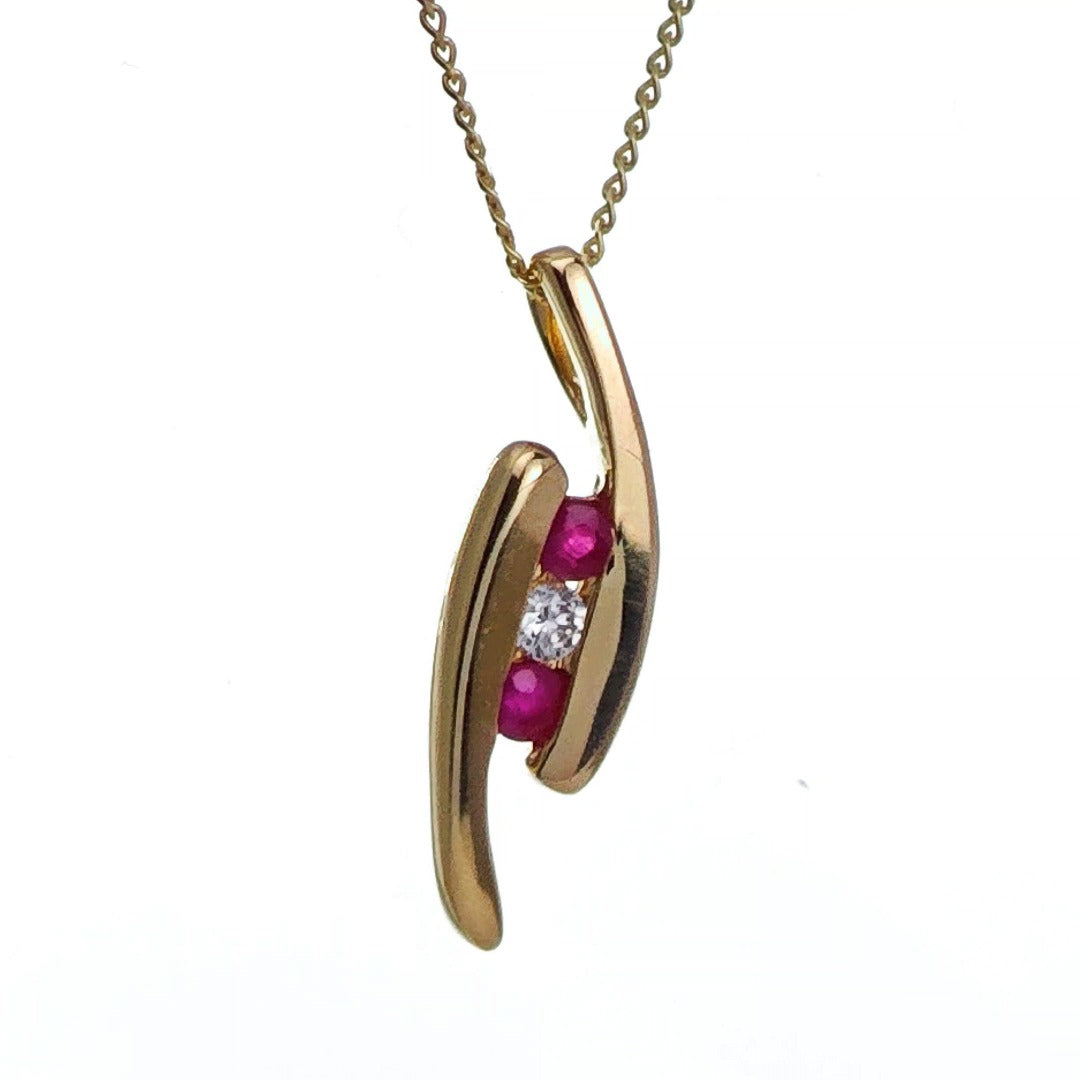 Necklace in Gold – Perfect Gift for Her