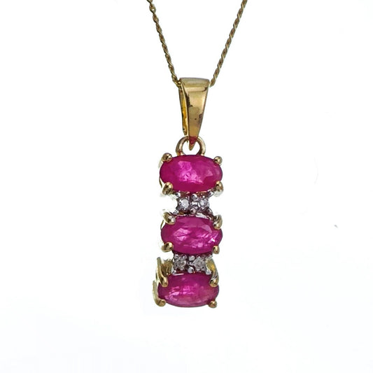 Necklace in Gold – Perfect Gift for Her