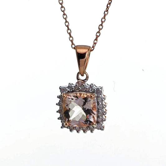 Necklace in Gold – Perfect Gift for Her